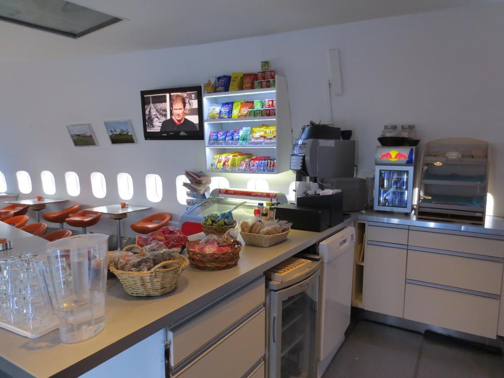 Stf Jumbo Stay Stockholm Arlanda Exterior foto