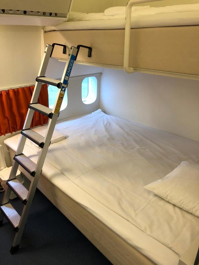 Stf Jumbo Stay Stockholm Arlanda Exterior foto