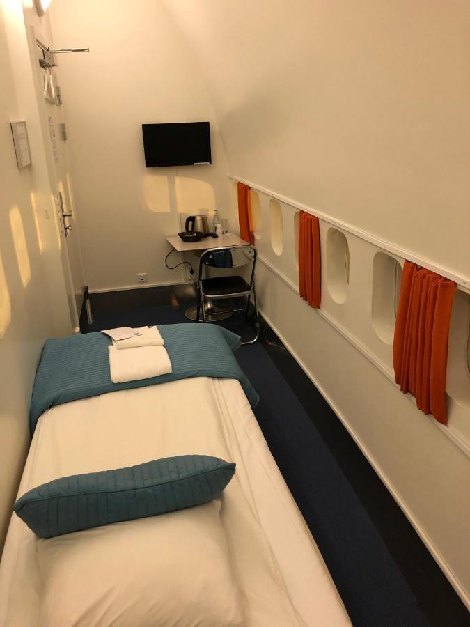 Stf Jumbo Stay Stockholm Arlanda Exterior foto